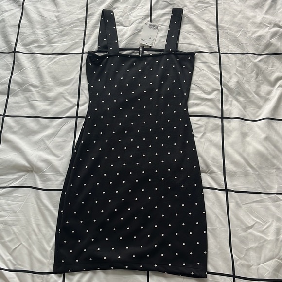 H&M dress - Picture 5 of 5